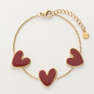 Fijne armband met burgundy hartjes